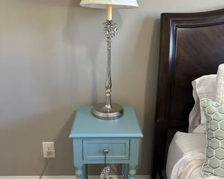 Side accent table