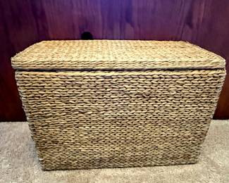 Woven wicker storage chest