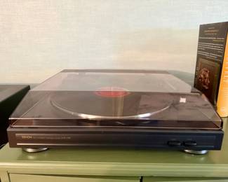 Denon DP-29F fully automatic turntable
