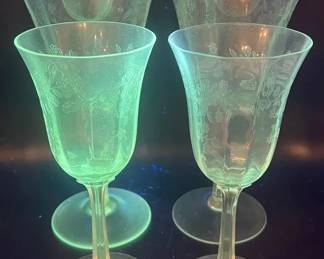 (4) Floral Etched Glass Stemware with Green Ultraviolet Glow

