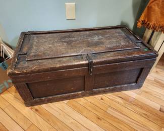 Wood chest