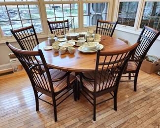Round drop leaf table with 6 Bedard Canada chairs (3 armchairs and 3 side chairs)