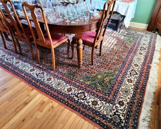 Gorgeous Persian rug (10' x 14') - recently professionally cleaned