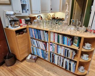 Antique reference books / price guides, cookbooks, & more