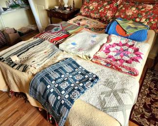 Antique / vintage linens & quilts