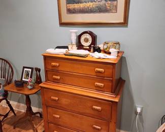 Vintage maple chest-of-drawers