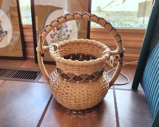 Lonnie Taliaferro basket