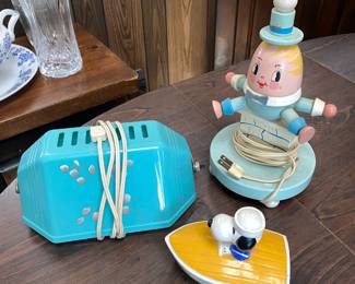 Humpty Dumpty lamp, Snoopy toy and Teal blue bed lamp