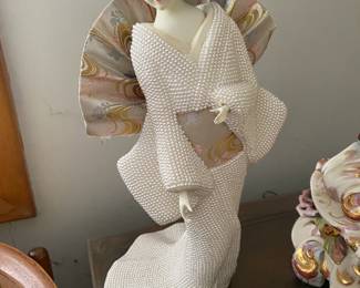 Vintage Pearl Embellished Geisha