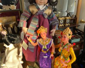 Eastern Dolls in traditional dance costumes