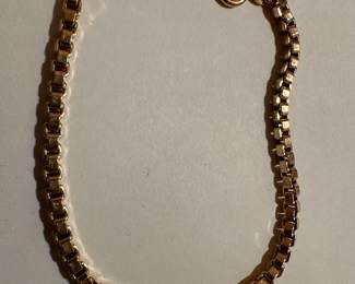14K Gold Bracelet 
Includes extension 