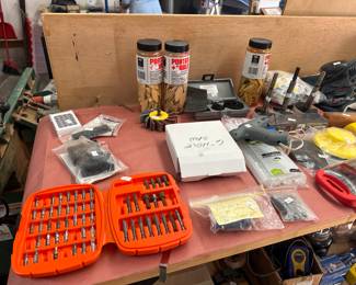 Glue Gun and took accessories 