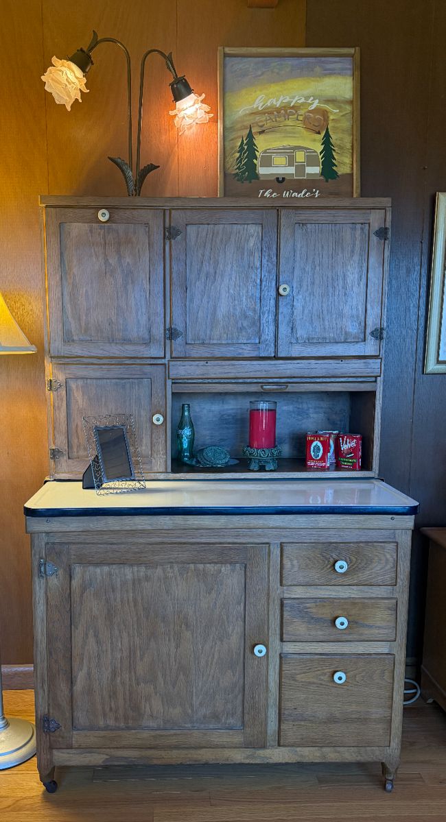 Here’s that fantastic Hoosier cabinet