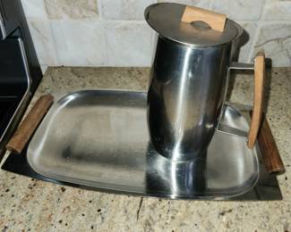MCM pitcher and tray