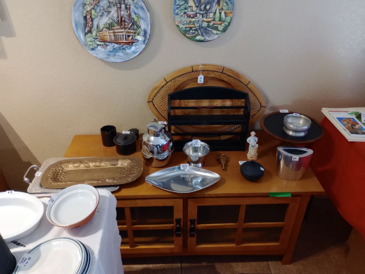 Winter Estate Sale | 3,000+ Items | Fri.... starts on 1/2/2026