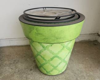 Set of matching flower pots