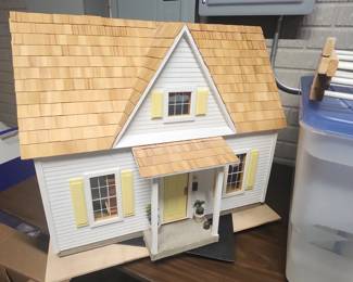 Good Toys Victorian Cottage Jr. Dollhouse Kit
