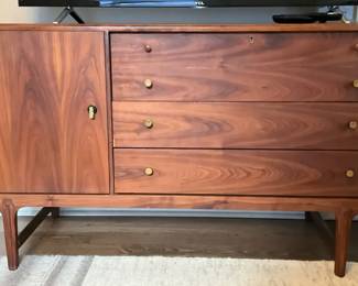 Drexel ApartMates 8 Drawer Dresser 