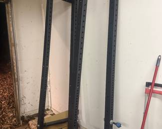 Power Rack – Binge Sports (Austin, TX)
Heavy-duty steel power rack from Binge Sports, a Texas-based fitness equipment maker. Commercial-grade construction with thick steel uprights, full hole spacing for adjustable J-cups and safeties, and a built-in pull-up bar. Extremely stable and ideal for squats, bench press, overhead press, and pull-ups. Black powder-coated finish. Disassembled for transport. Solid, no wobble, built to last.