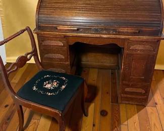 Vintage Roll Top Desk With Chair
