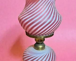 FENTONCRANBERRY SWIRL SATIN GLASS Lamp