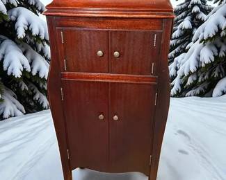 Victor Talking Machine Co. Victrola, Style VVX