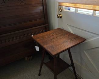American Oak Center Table. Circa 1900.