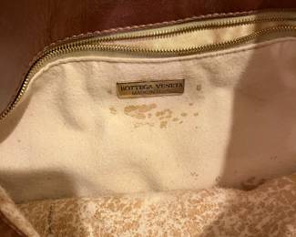 R227 - $150. Vintage Bottega Veneta Draw String Bucket Bag. Exterior looks great - the inside liner is peeling - see photos. 