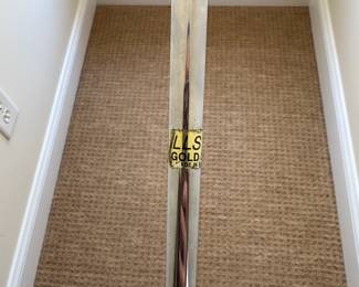 R119 - $20. Acushnet Bullseye Original R/L Putter. LLS Eye. Gold 35"