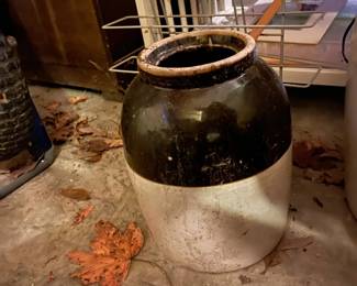 G8 - $20 Large Crock