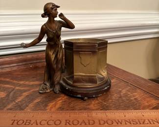 R209 - $30. Art Nouveau Bronze Holder (Pens?)