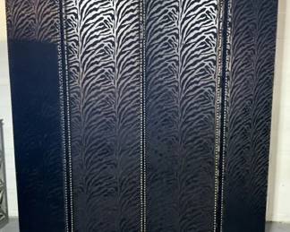 Zebra Pattern Divider