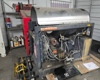 Landa Large Commercial Pressure washer