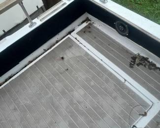 Sea Ray cabin cruiser no motor