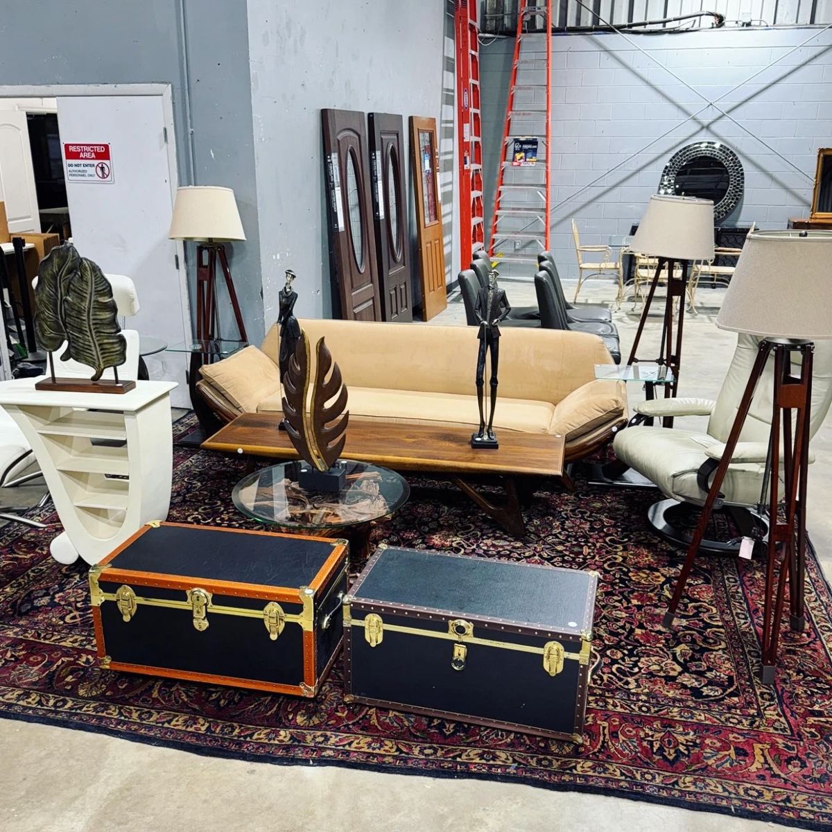 Mid Century and Modern Furniture and Decor Orlando Estate Auction