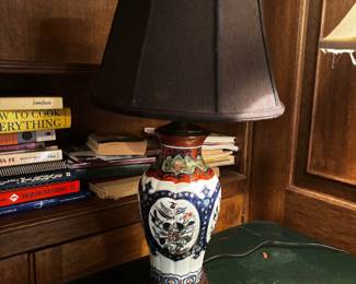 Decorative table lamp