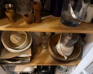 Loads of entertainment ware pieces