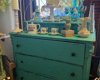 vinage dresser
