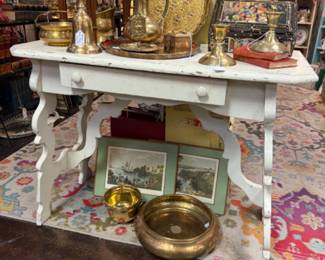 vintage white wood table