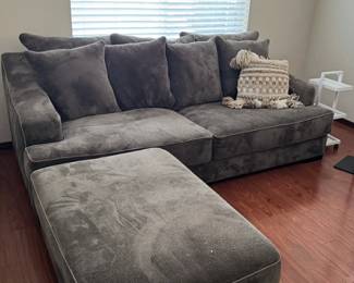 AVAILABLE JANUARY 15TH beautiful sofa with large ottoman is reversible. Asking $500.00 Text Kendra 1-208-964-2555