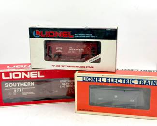 (3) Lionel Toy Trains-ore Cars & Box Cars
Lionel 6-19301 O Gauge Milwaukee Road Ore Car
Lionel 6-9711 O Gauge Southern Boxcar model train car
Lionel 6-6127 Northern Pacific Ore Car in O scale.