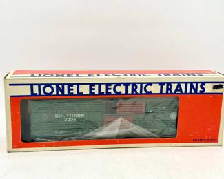 Lionel 6-7304 O Gauge Southern Double Door Stock Car model train