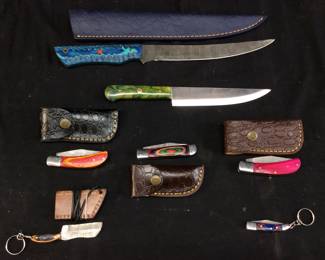 (7) ASSORTED DAMASCUS STEEL KNIVES w LEATHER CASES, FILET KNIFE, POCKETKNIVES