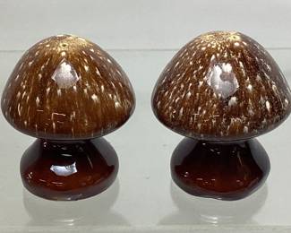 HULL POTTERY BROWN DRIP MCM MUSHROOM SALT & PEPPER SHAKERS