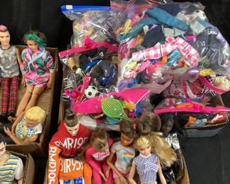 LARGE GROUP OF ASSORTED BARBIE DOLLS