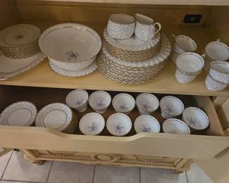 Nikko Japan fine bone china set
60 pieces $120