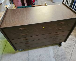 Rolling 5 Drawer cabinet