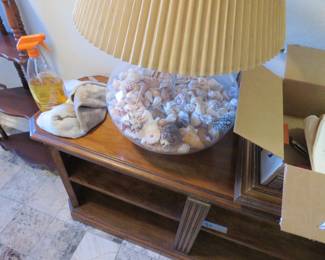 Lamp with shells