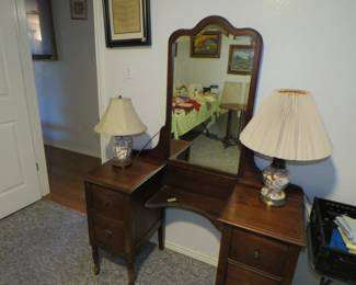 Antique Vanity, Lamps with shells in base