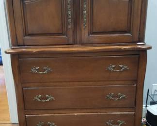 Drexel Cherry French Style Chest of Drawers
